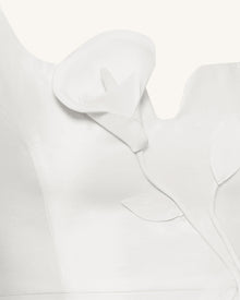 3D Vine-Appliqué Asymmetric Sweetheart Gown - White